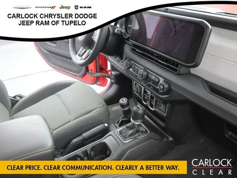 Used 2025 Jeep Wrangler Sahara image 40