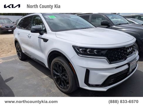 Certified 2023 Kia Sorento SX FWD image 1