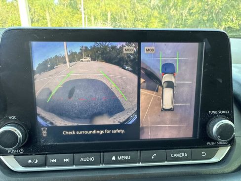 Used 2021 Nissan Rogue SL image 25