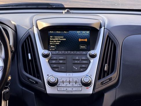 Used 2017 Chevrolet Equinox LT w/ Convenience Package image 22