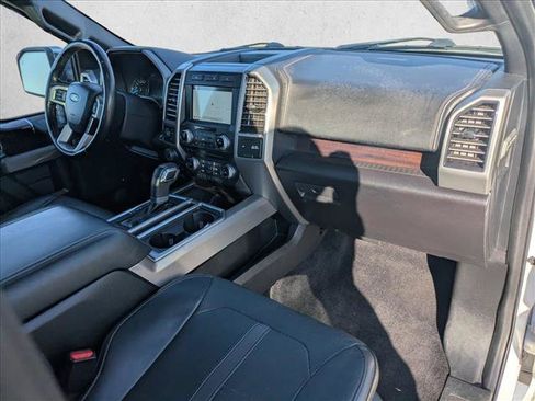 Used 2017 Ford F150 Platinum w/ Equipment Group 701A Luxury AWD/4WD image 22