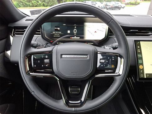New 2025 Land Rover Range Rover Sport Dynamic SE image 17