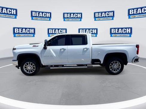 Used 2025 Chevrolet Silverado 2500 LTZ w/ LTZ Convenience Package AWD/4WD image 6
