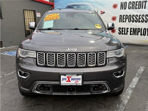 Used 2017 Jeep Grand Cherokee Overland w/ Jeep Active Safety Group image 8