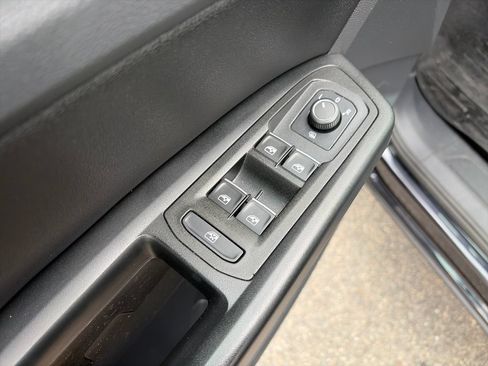 Used 2019 Volkswagen Atlas SE w/ Panoramic Sunroof Package FWD image 19