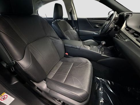 Used 2019 Lexus ES 350 Luxury image 16