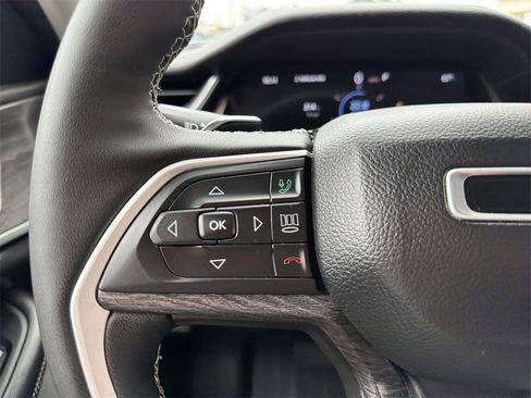 Used 2023 Jeep Grand Cherokee Limited w/ Luxury Tech Group II image 28