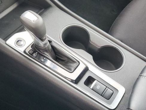 Used 2025 Nissan Altima 2.5 SV AWD/4WD image 18
