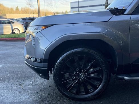 Used 2024 Lexus GX 550 image 9