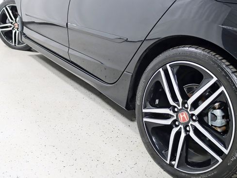 Used 2016 Honda Accord Touring image 12
