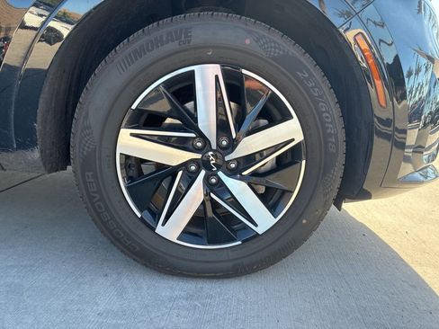 Used 2023 Kia Sorento S image 7