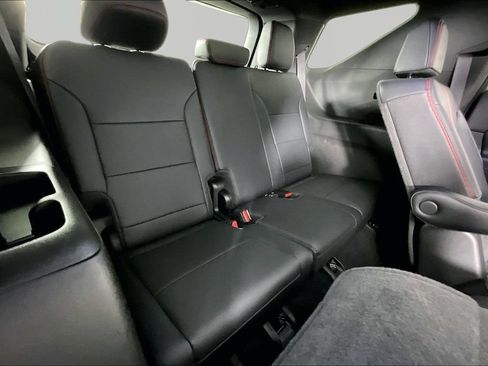 Certified 2024 Chevrolet Traverse RS w/ LPO, Floor Liner Package AWD/4WD image 24