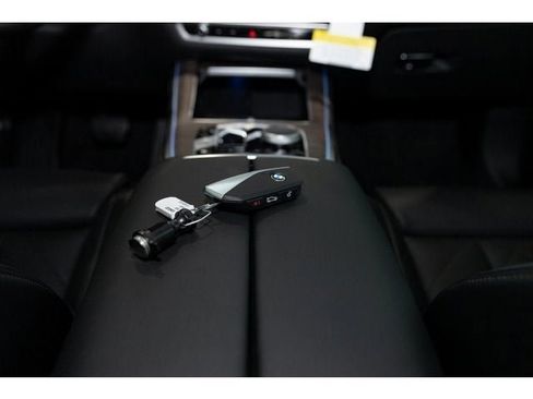 New 2026 BMW X5 xDrive50e w/ Premium Package image 80