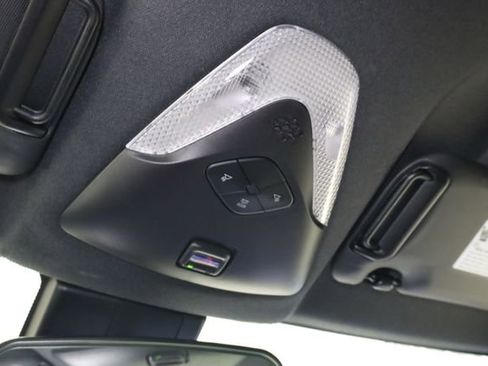 Used 2021 Toyota C-HR XLE image 27