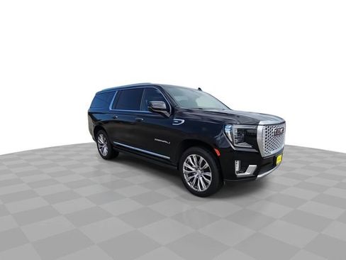 Used 2021 GMC Yukon XL Denali w/ Denali Ultimate Package RWD image 2