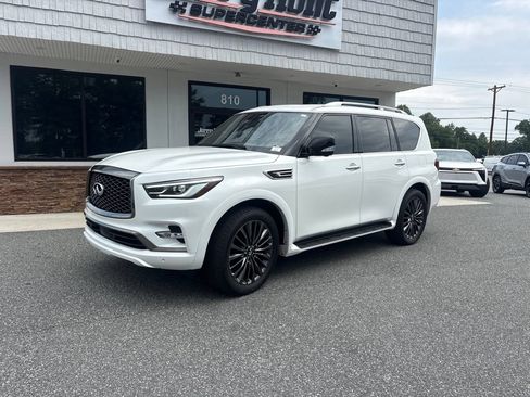 Used 2024 INFINITI QX80 Sensory AWD/4WD image 1