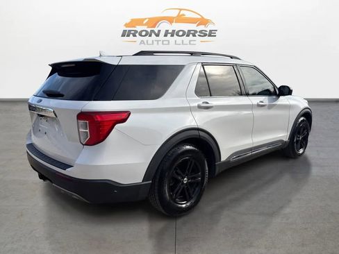 Used 2021 Ford Explorer XLT w/ Equipment Group 202A image 5