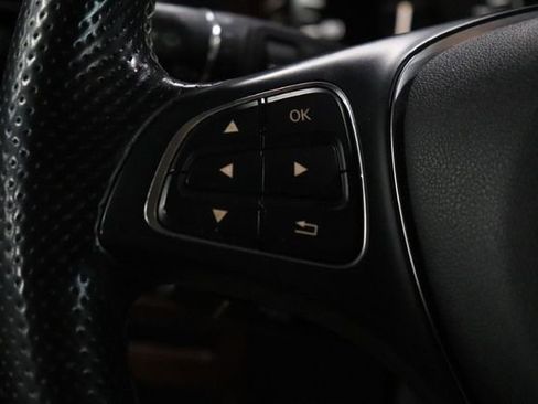 Used 2018 Mercedes-Benz Metris Passenger image 12