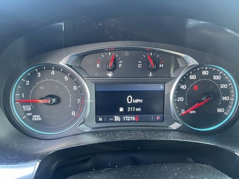 Used 2023 Chevrolet Traverse LT image 10