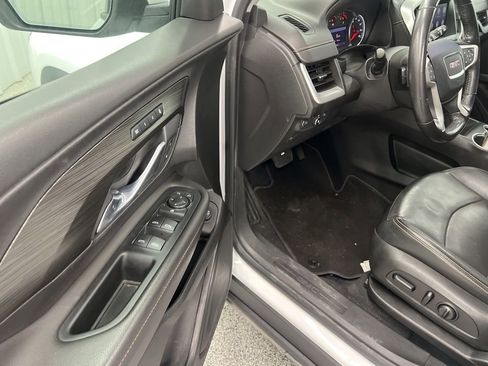 Used 2020 GMC Terrain SLT w/ Preferred Package image 17