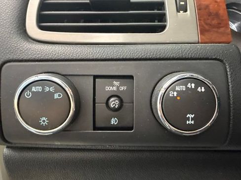 Used 2013 Chevrolet Avalanche LTZ AWD/4WD image 17