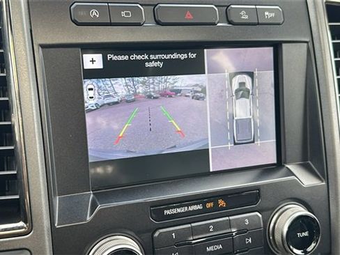 Certified 2019 Ford F150 Raptor w/ Equipment Group 802A Luxury image 30