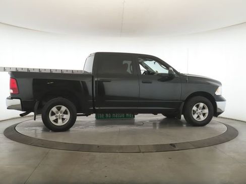 Used 2017 RAM 1500 ST w/ SXT Appearance Group image 6