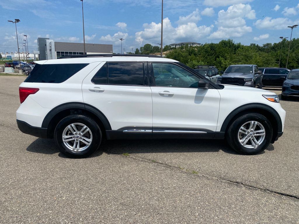 Used 2023 Ford Explorer XLT AWD/4WD image 18