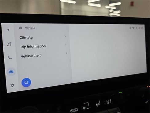 Used 2025 Toyota Grand Highlander AWD image 19