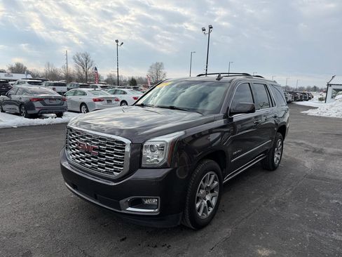 Used 2018 GMC Yukon Denali image 9