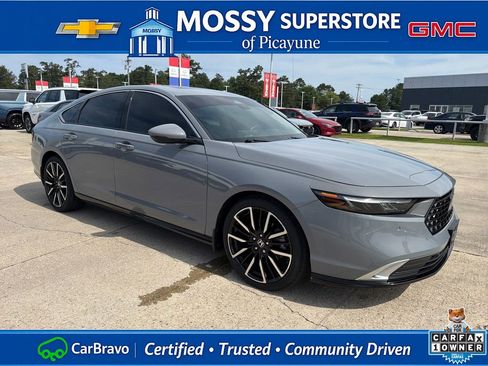 Used 2023 Honda Accord Touring image 8