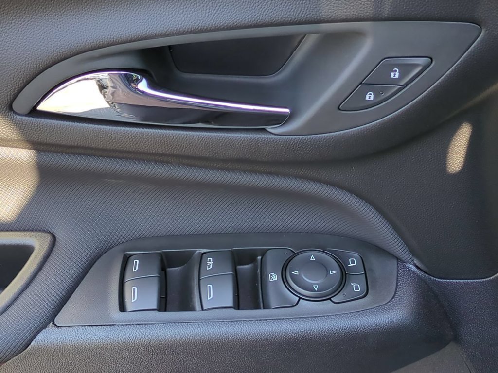 Used 2024 Chevrolet Equinox RS FWD image 23