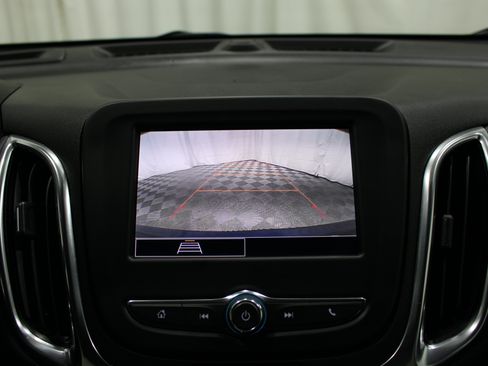 Used 2022 Chevrolet Equinox LT FWD image 17