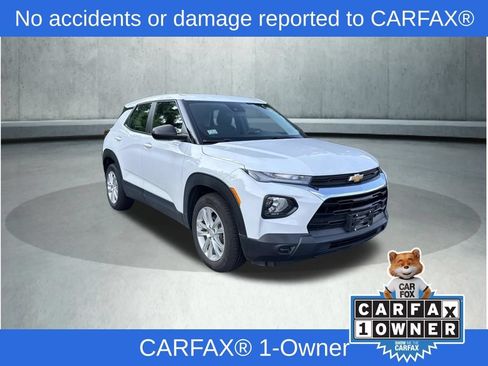 Used 2023 Chevrolet TrailBlazer LS FWD image 2