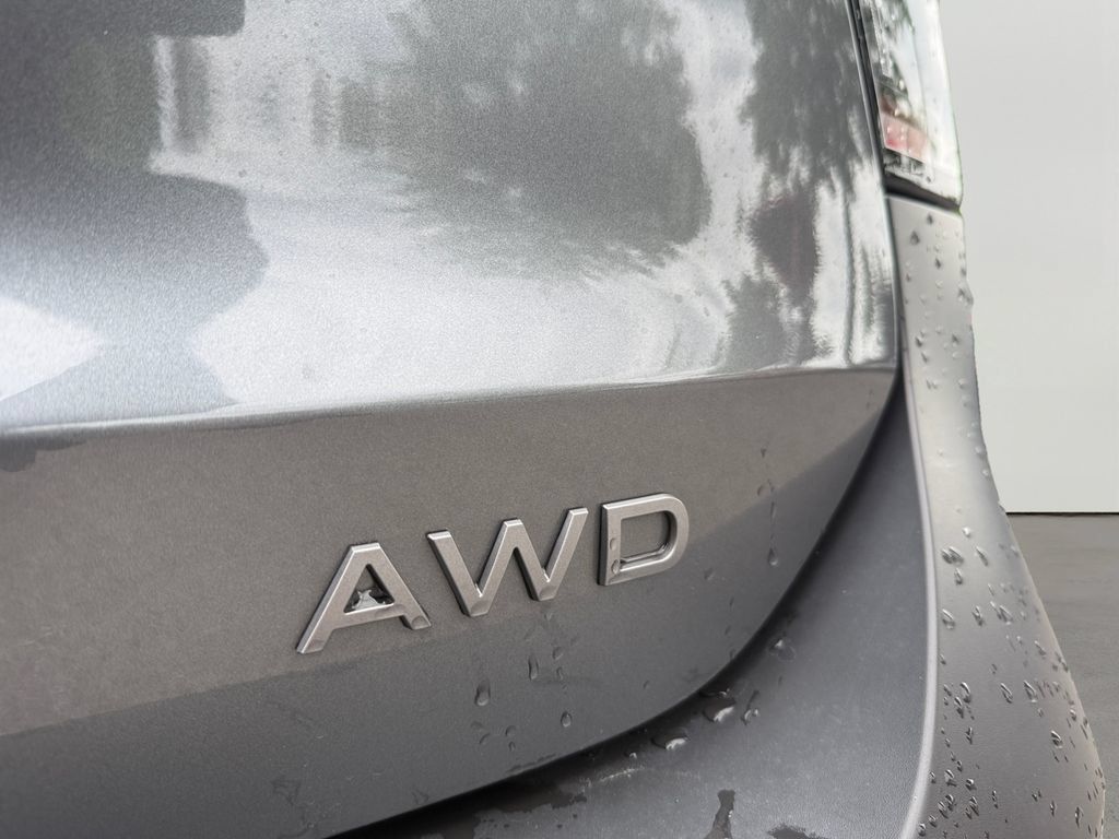 Used 2025 Nissan Kicks S AWD/4WD image 29