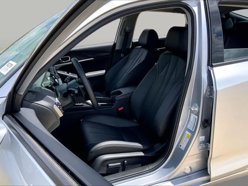 Used 2026 Acura Integra FWD image 8