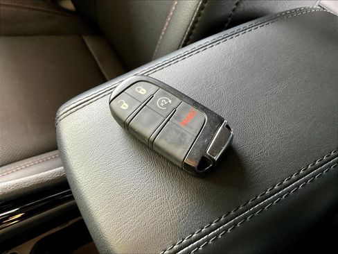 Used 2023 Jeep Compass Limited AWD/4WD image 32