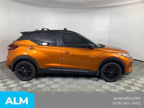 Used 2022 Nissan Kicks SR w/ Interior Electronics Package FWD image 13