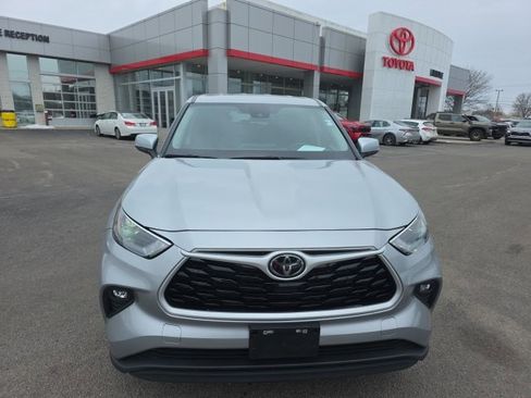 Certified 2024 Toyota Highlander LE image 2