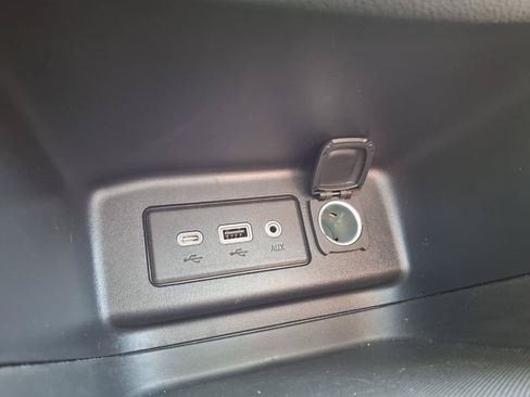 Used 2024 Chevrolet Equinox LT w/ LPO, Floor Liner Package FWD image 7