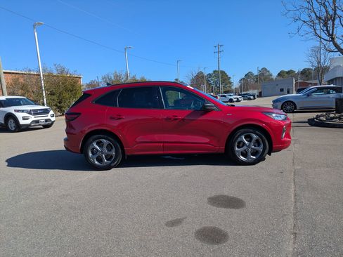 Used 2023 Ford Escape ST-Line image 3