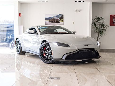 Used 2023 Aston Martin V8 Vantage Coupe RWD image 5