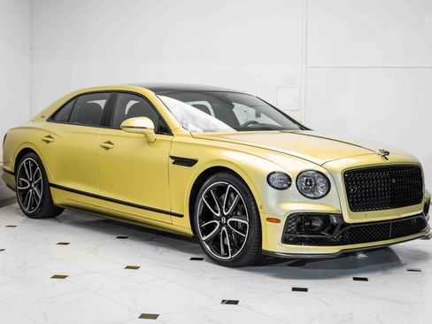 Used 2024 Bentley Flying Spur V8 image 7