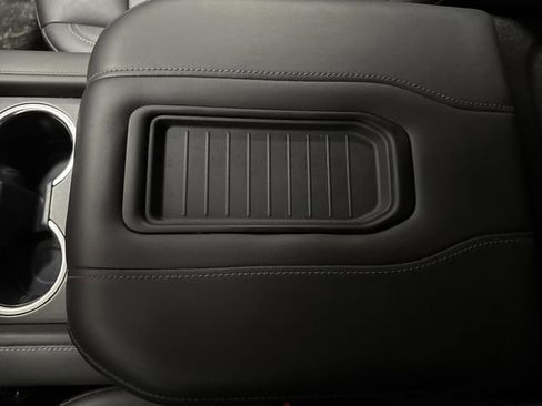 Used 2023 Chevrolet Suburban Z71 w/ Luxury Package image 22