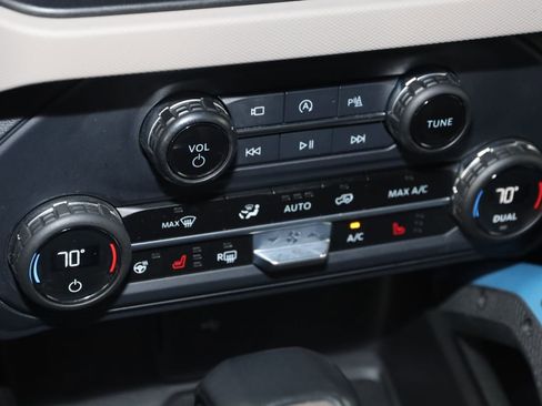 Used 2023 Ford Bronco Wildtrak AWD/4WD image 12