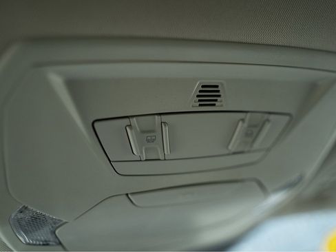 Used 2018 Ford Escape Titanium w/ Ford Safe & Smart Package FWD image 11
