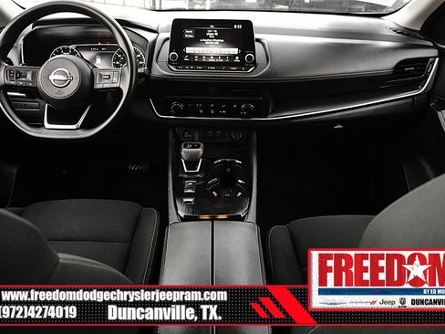 Used 2024 Nissan Rogue S FWD image 11