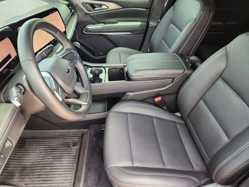 Certified 2024 Chevrolet Traverse LT w/ Midnight/Sport Edition FWD image 13