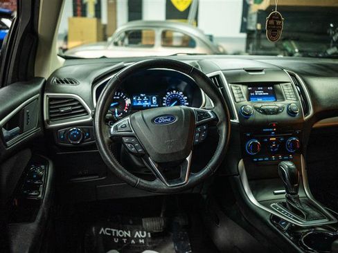 Used 2018 Ford Edge SEL FWD image 15
