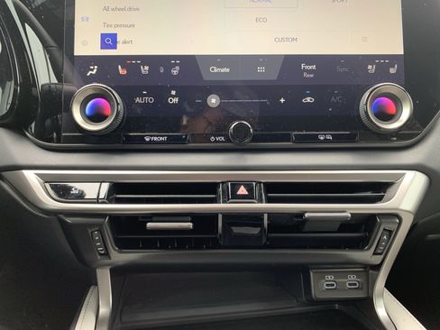 Used 2025 Lexus RX 350 F Sport w/ Convenience Package AWD/4WD image 29